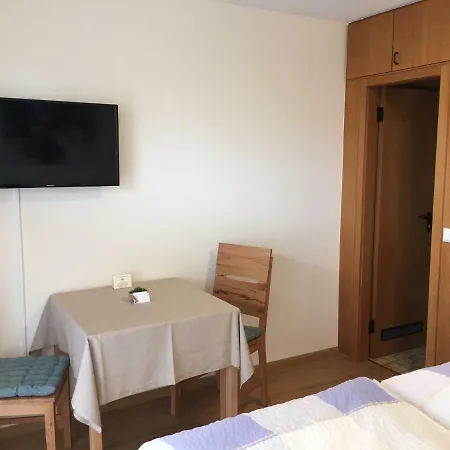 Pensión Haus Gisela 3*